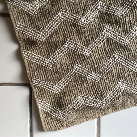 Tan & White Chevron Rug - Picture 5 of 5